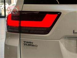 تۆیۆتا لاند کروزەر